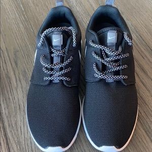 Women’s Nike Air Max Oketo